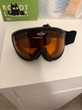 Smith Optics Ski/Snowboard Goggles in Amber Lens with Black Frame